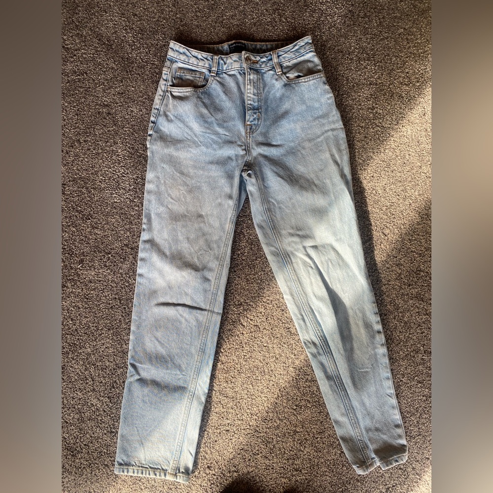 The Cyndi Straight Fit High Rise Jean in Light Indigo